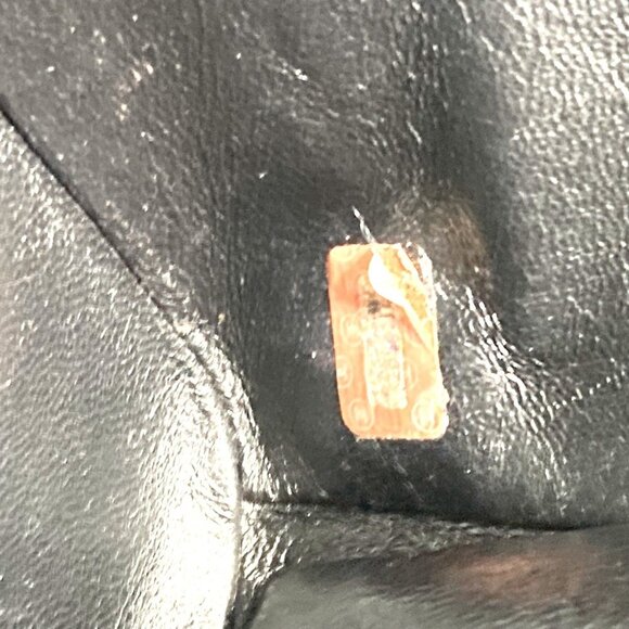 CHANEL Black Shoulder Bag - Picture 12 of 12